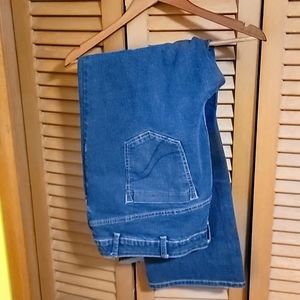 LB Sz 26 Slim Fit Boot Cut Jean (Petite)